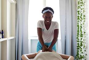 Mahogany Bay Resort & Beach Club, Curio Collection by Hilton