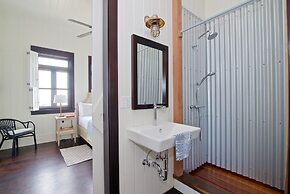 Mahogany Bay Resort & Beach Club, Curio Collection by Hilton