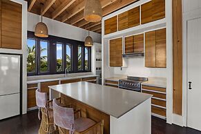 Mahogany Bay Resort & Beach Club, Curio Collection by Hilton