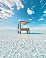 Mahogany Bay Resort & Beach Club, Curio Collection by Hilton