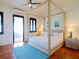 Mahogany Bay Resort & Beach Club, Curio Collection by Hilton
