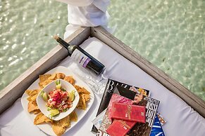 Mahogany Bay Resort & Beach Club, Curio Collection by Hilton