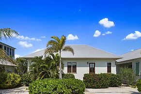 Mahogany Bay Resort & Beach Club, Curio Collection by Hilton