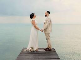 Mahogany Bay Resort & Beach Club, Curio Collection by Hilton