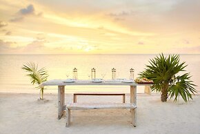 Mahogany Bay Resort & Beach Club, Curio Collection by Hilton