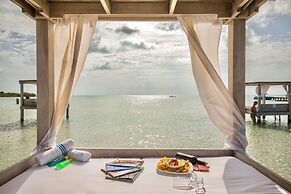 Mahogany Bay Resort & Beach Club, Curio Collection by Hilton