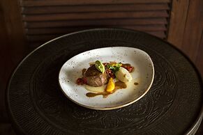 Itz'ana Resort & Residences