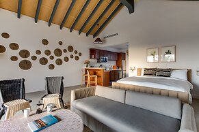 Itz'ana Resort & Residences