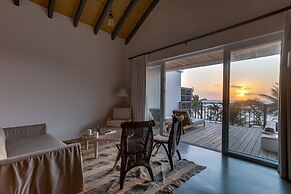 Itz'ana Resort & Residences