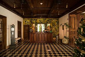 Itz'ana Resort & Residences