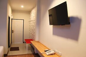 The Zell Budget Hotel Buriam