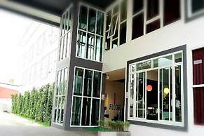 The Zell Budget Hotel Buriam