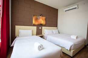 The Zell Budget Hotel Buriam