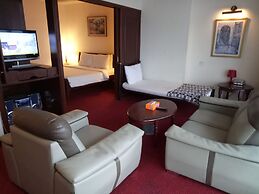 Real Point Suites at Times Square