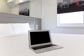 Red Planet Manila Bay