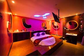 Brightman Theme Hotel