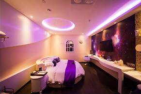 Brightman Theme Hotel