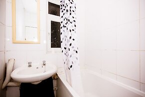 Colebert Avenue Apartment