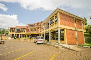 Crown Suites Hotel