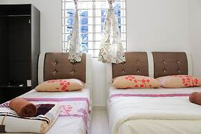 DesaTebrau NewStar Homestay - Wedding Bridal House