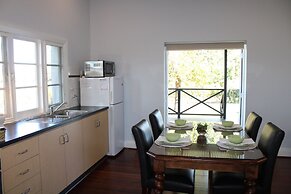 Vineyard Cottage at Upper Reach Winery