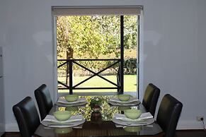 Vineyard Cottage at Upper Reach Winery