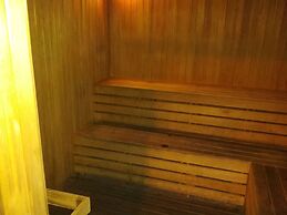 Queens Service Suite at Swiss Garden Residences