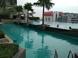 Queens Service Suite at Swiss Garden Residences