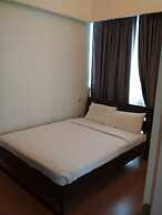 Queens Service Suite at Swiss Garden Residences