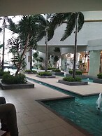 Queens Service Suite at Swiss Garden Residences