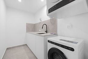 The Peninsula at Hope Island