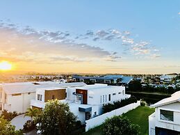 The Peninsula at Hope Island