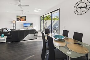 The Peninsula at Hope Island