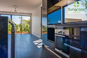 The Peninsula at Hope Island