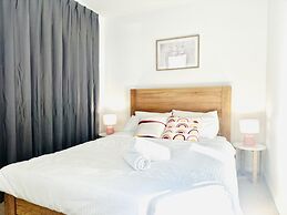 The Peninsula at Hope Island