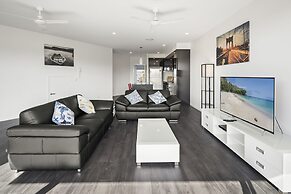 The Peninsula at Hope Island