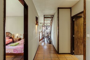 Aroeira Pool House by Lisbon-Coast