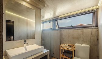 Aroeira Pool House by Lisbon-Coast