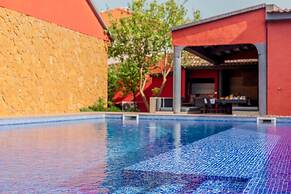 Aroeira Pool House by Lisbon-Coast