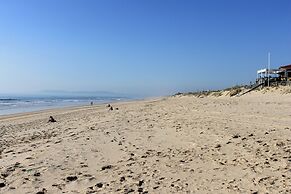 Aroeira Pool House by Lisbon-Coast