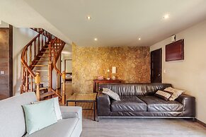 Aroeira Pool House by Lisbon-Coast