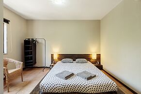 Aroeira Pool House by Lisbon-Coast