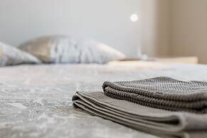 Aroeira Pool House by Lisbon-Coast