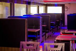 Airport Landing Hotel