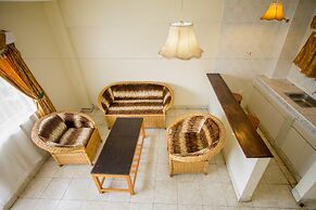 Harlequin Suites Hotel