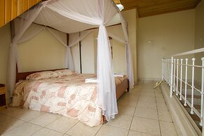 Harlequin Suites Hotel