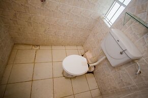 Harlequin Suites Hotel