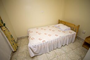 Harlequin Suites Hotel