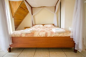 Harlequin Suites Hotel