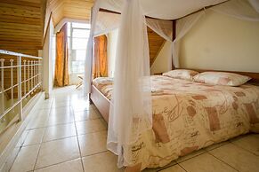 Harlequin Suites Hotel